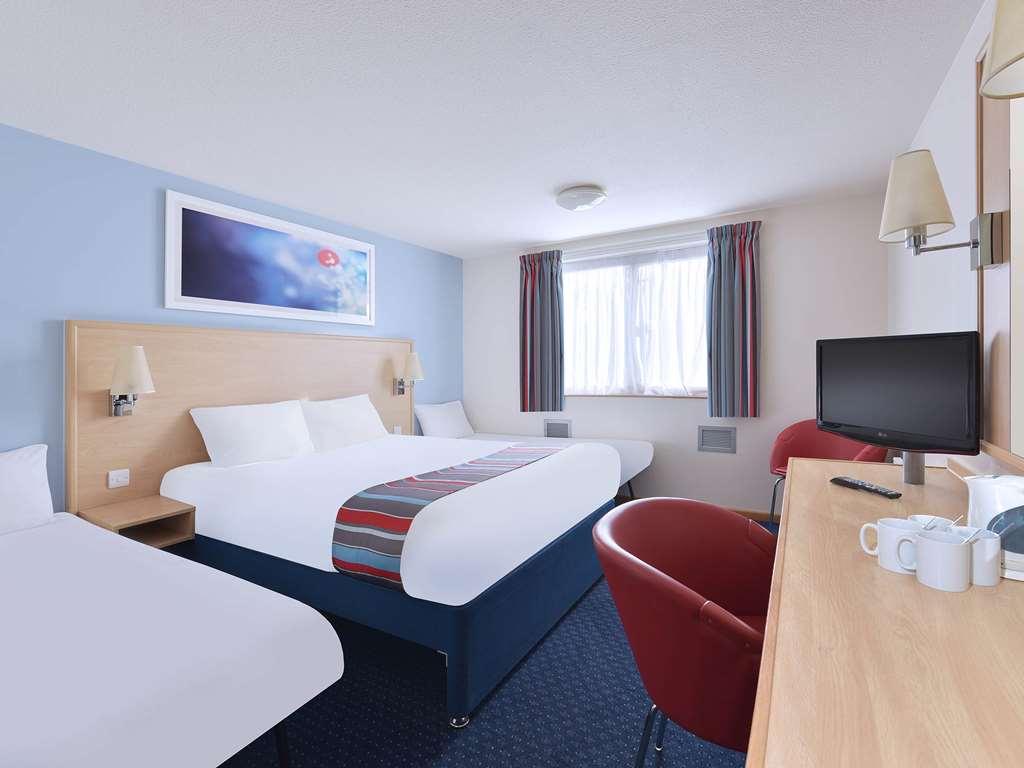 Travelodge Bracknell Habitación foto